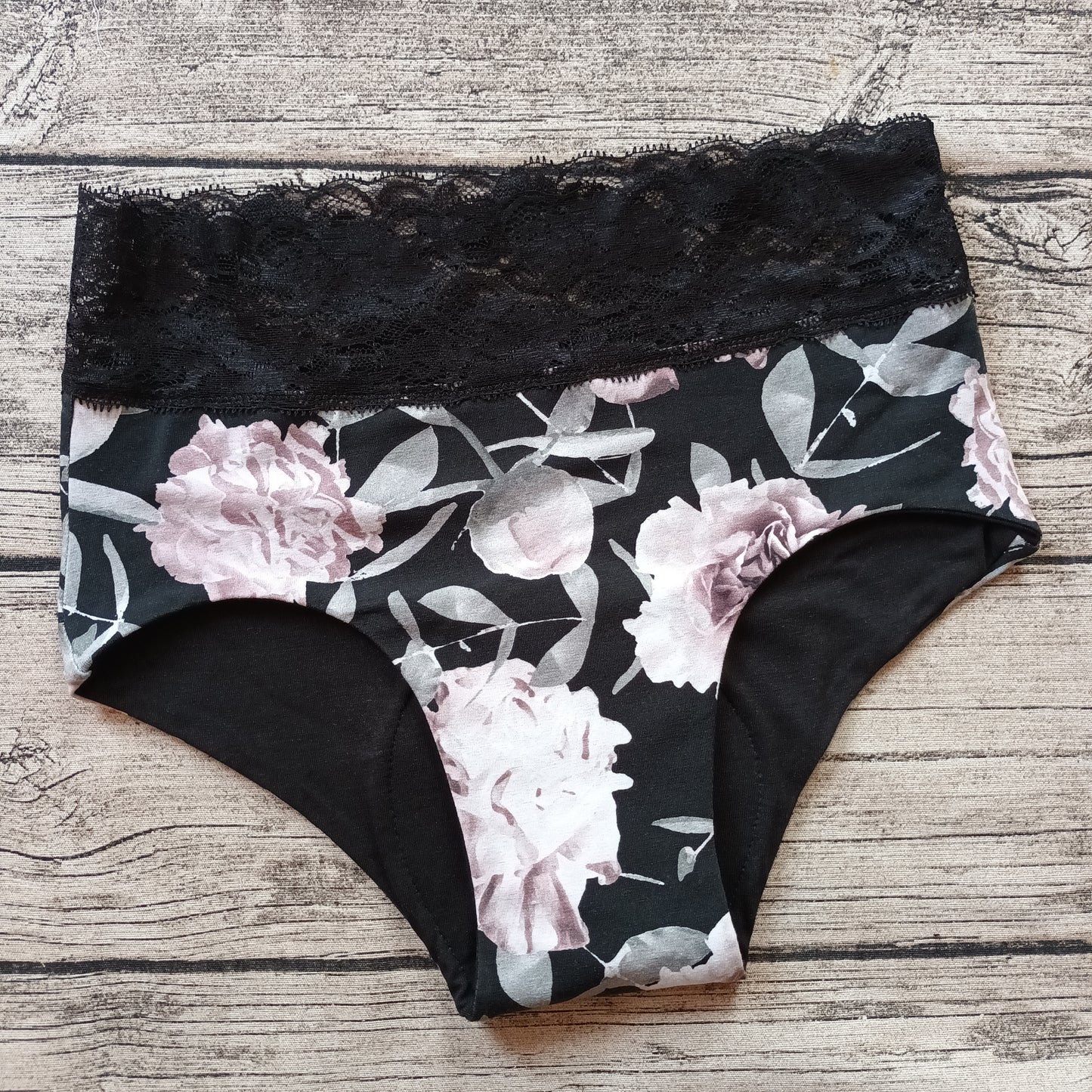 Noenea - Kuukautisalushousut, Basic Lace - Uneksija, musta-roosa TILAUSTUOTE