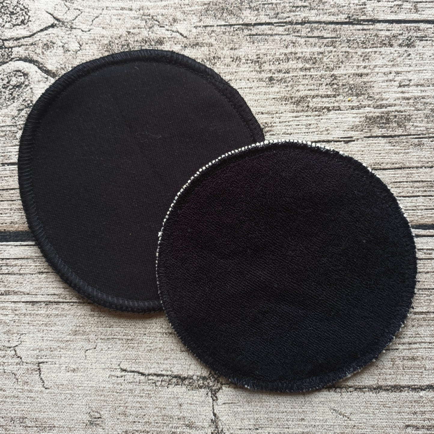 Kestoliivinsuojat - Musta, useita vaihtoehtoja