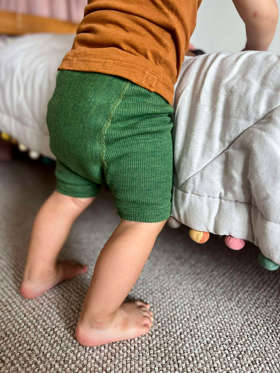 ManyMonths: Wool Shorties (Charmer 3-9 kk)