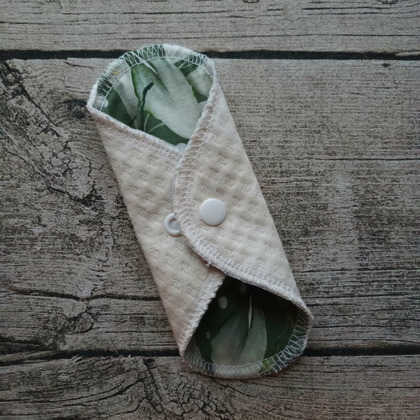 Noenea - Pikkuhousunsuoja MINI - Luonnonvalkoinen bambu + Lehto, vihreä