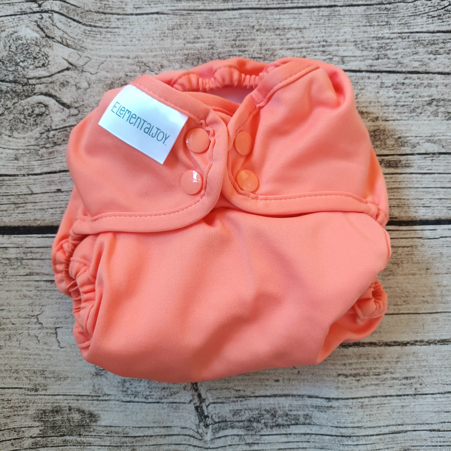 Elemental Joy: AIO -kestovaippa