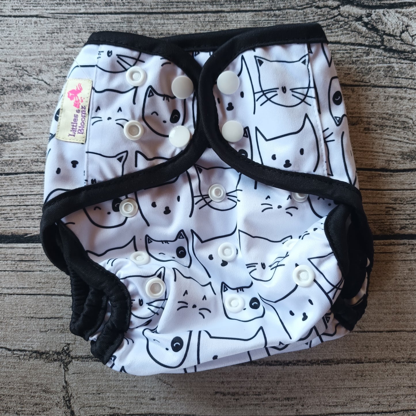 Kirppis: Littles&Bloomz - kuorivaippa (OneSize)