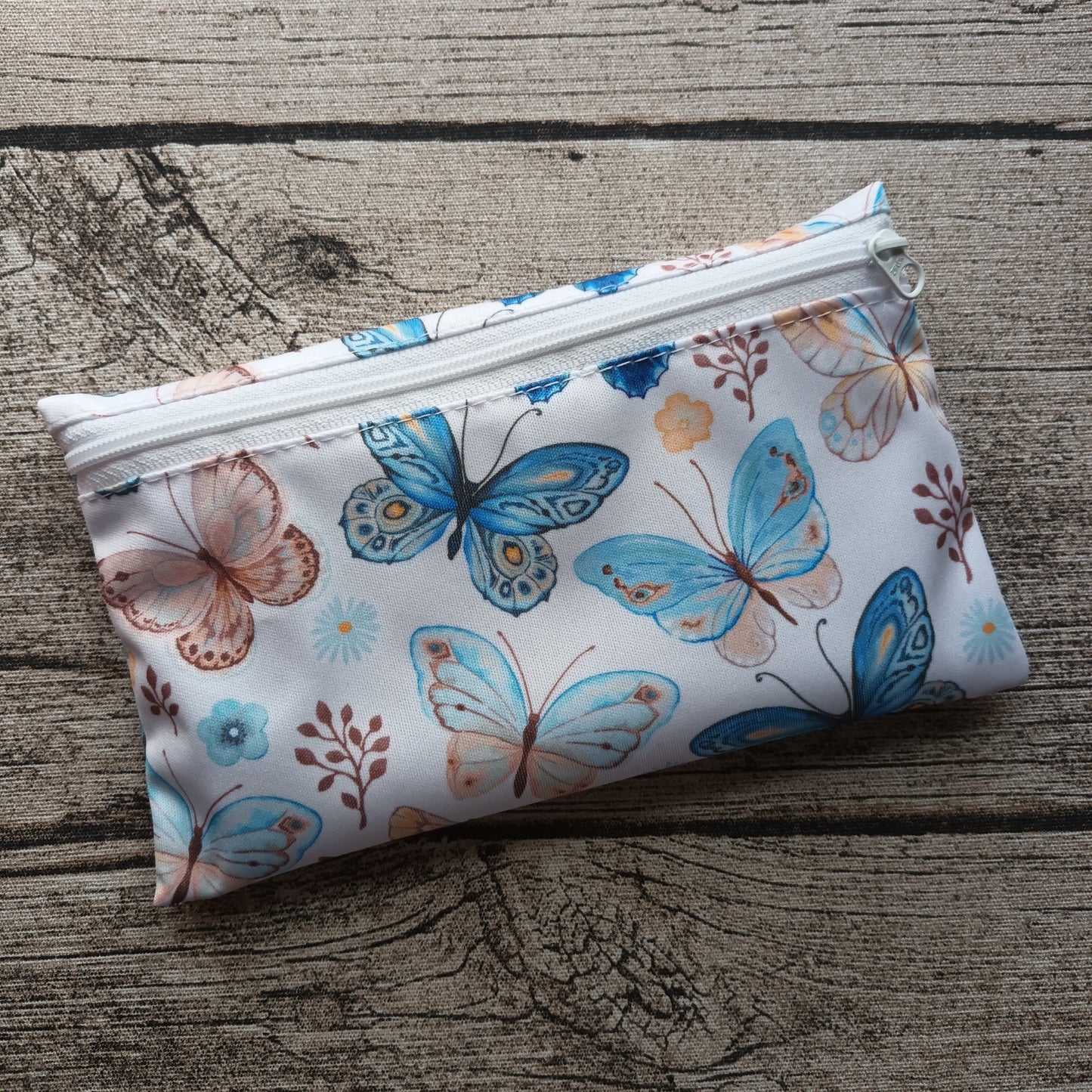 Nalle: PUL-pussi 11x18 cm - Perhoset