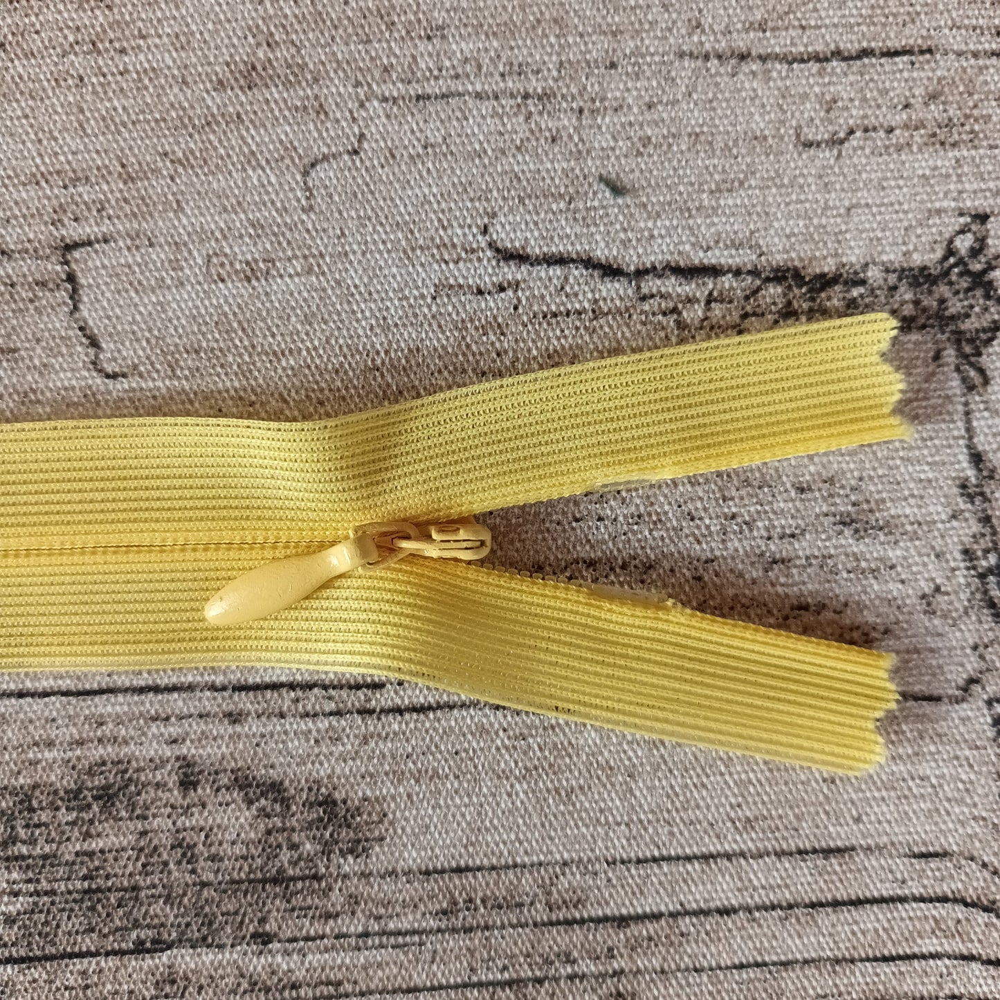 Piiloketju 20 cm - Useita värejä