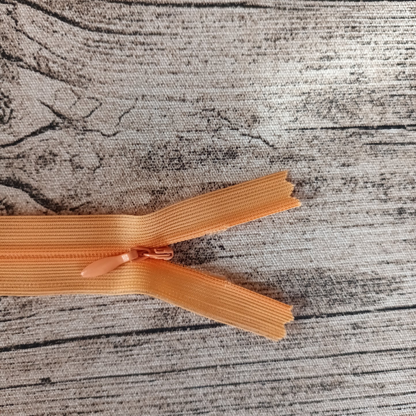 Piiloketju 60 cm - Useita värejä