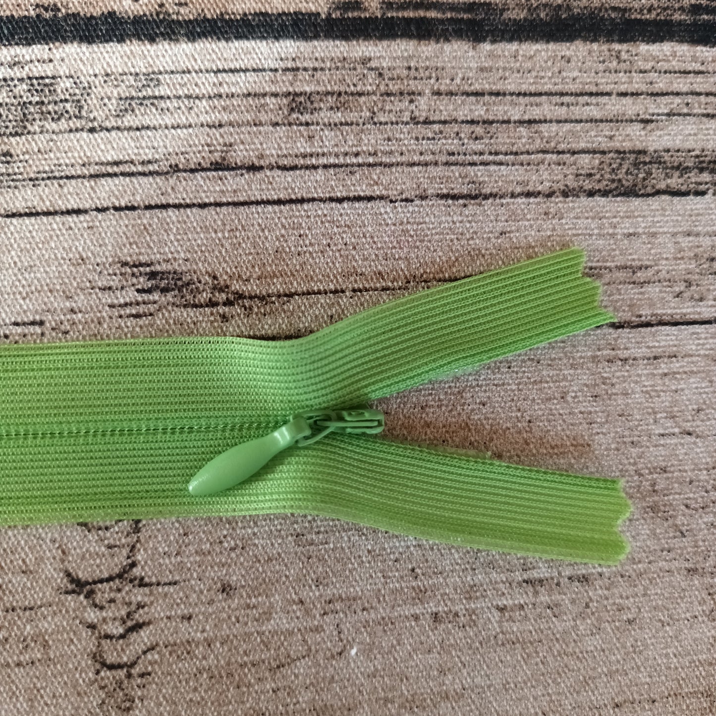 Piiloketju 40 cm - Useita värejä