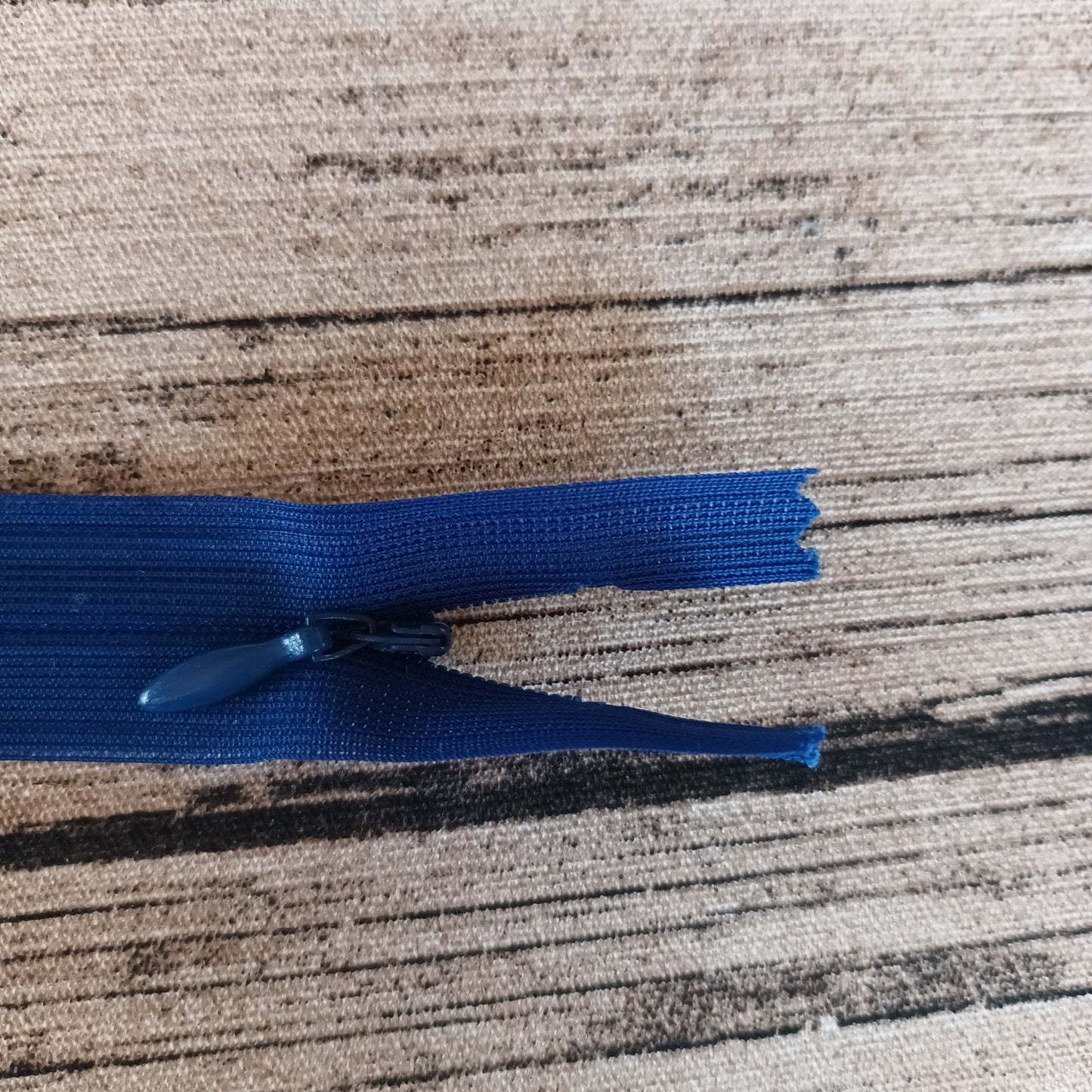 Piiloketju 40 cm - Useita värejä
