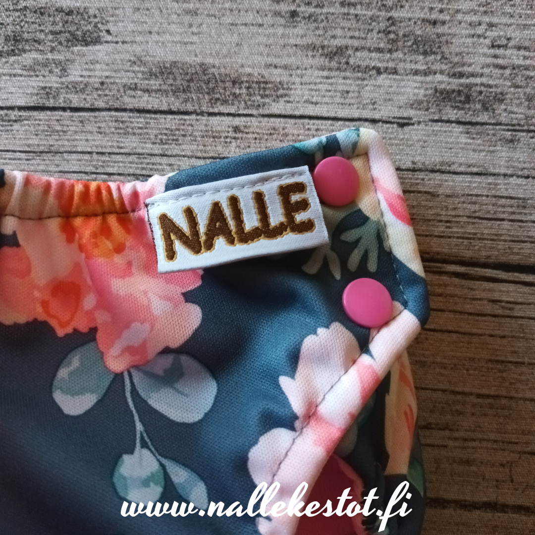 Nalle: Tasku-Nalle - Juhannusruusu TILAUSTUOTE