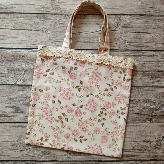 Kukkainen kauppakassi