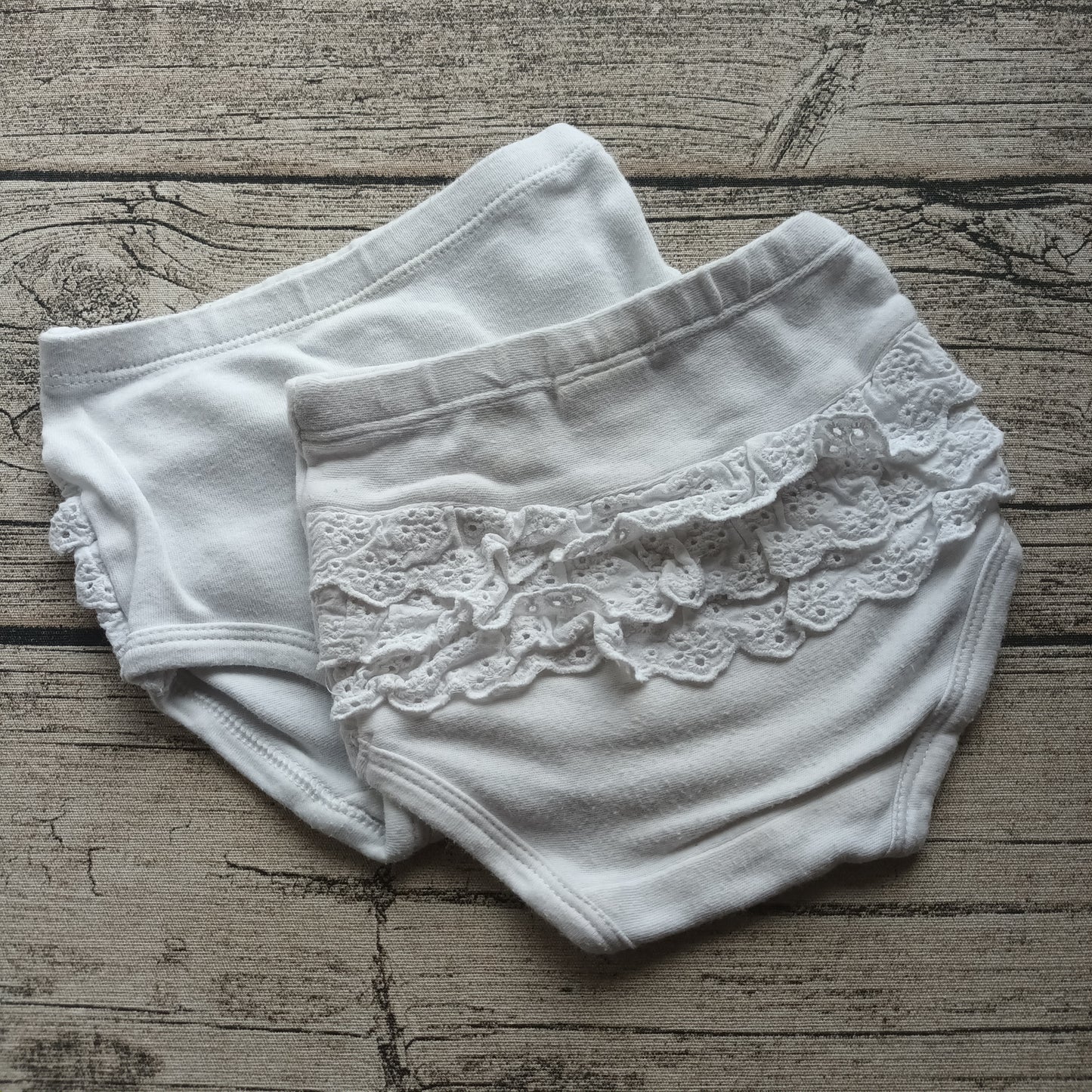 Kirppis: Baby by Lindex - Röyhelöalushousut 2 kpl (50/56)