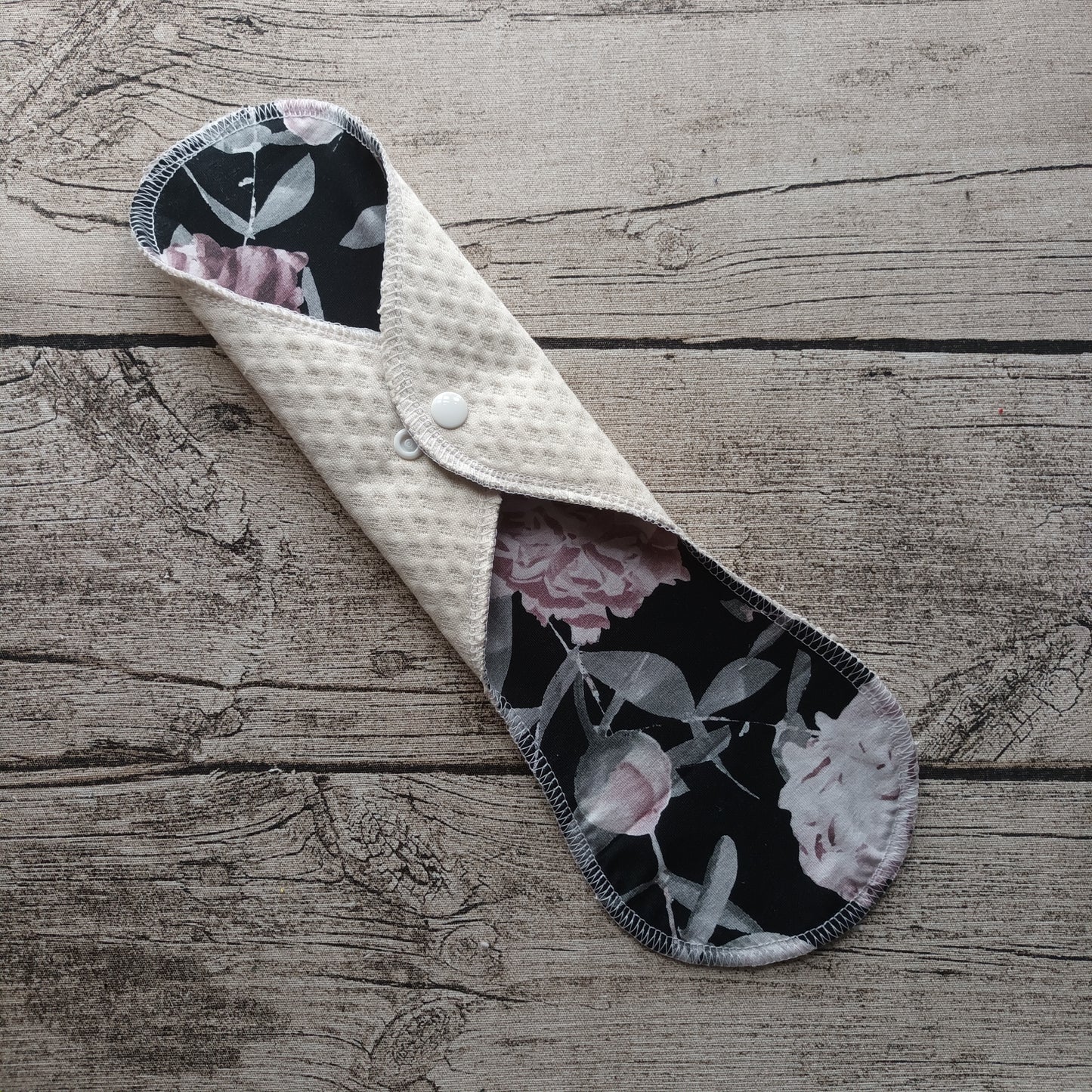 Noenea - Yöside - Luonnonvalkoinen bambu + Uneksija, musta-roosa