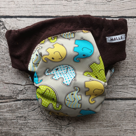 Nalle: Hiekkapikkarit (80) - Elephant Toss, ruskea