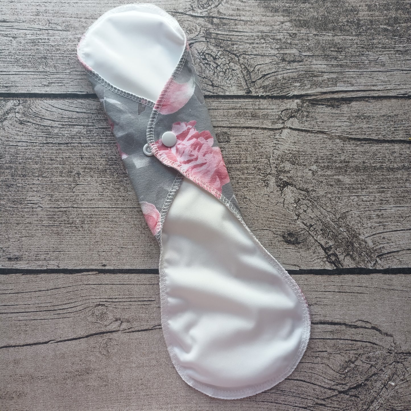 Noenea - Yöside - Uneksija, harmaa-roosa