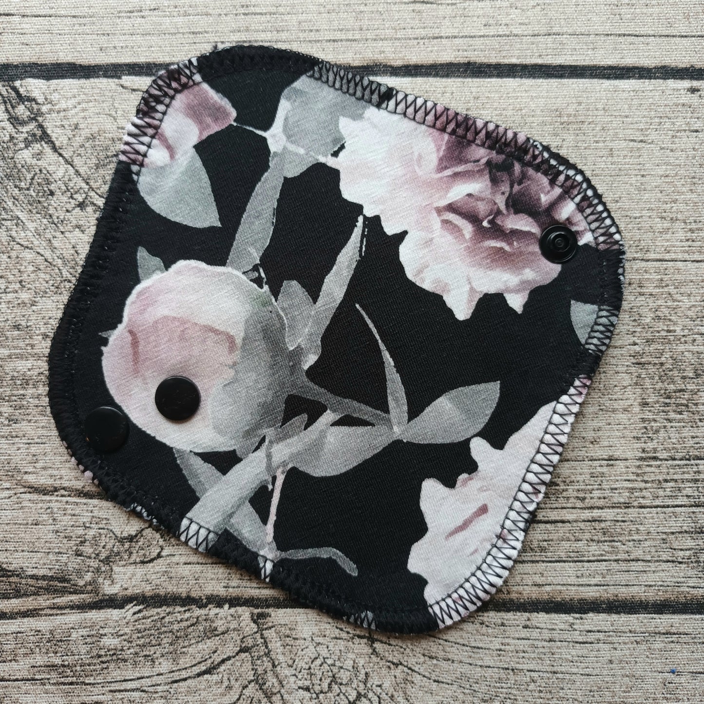 Noenea - Pikkuhousunsuoja - Musta bambu + Uneksija, musta-roosa