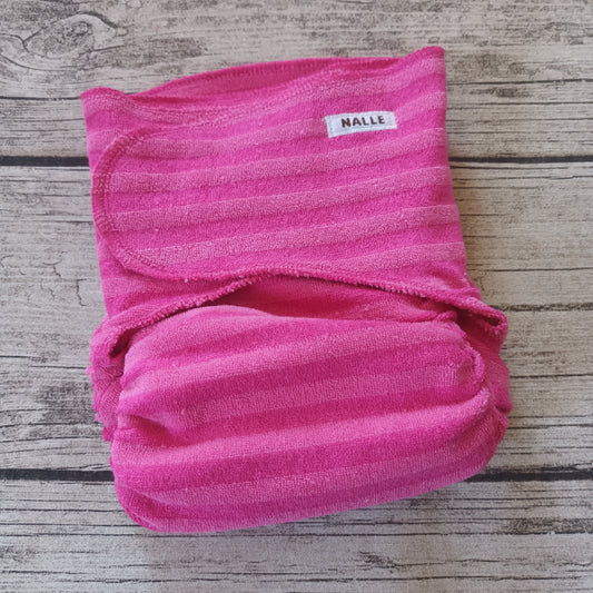 Nalle: Flätti-Nalle (OneSize) Pinkki, raidallinen